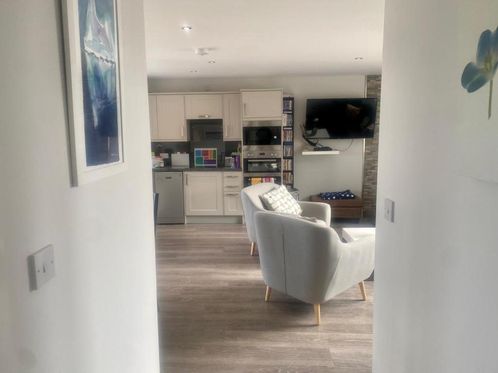 2 Bedroom Cottage Sleeps 4 With Hot-Tub, & Shared Pool Use Sennen Esterno foto