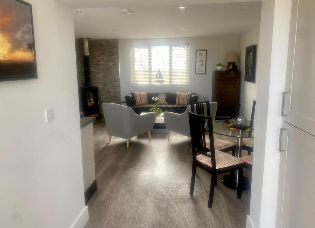 2 Bedroom Cottage Sleeps 4 With Hot-Tub, & Shared Pool Use Sennen Esterno foto